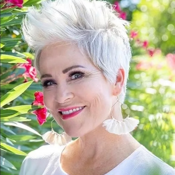 Plunder Glitter Earrings - Cream tassels - Picture 4 of 6